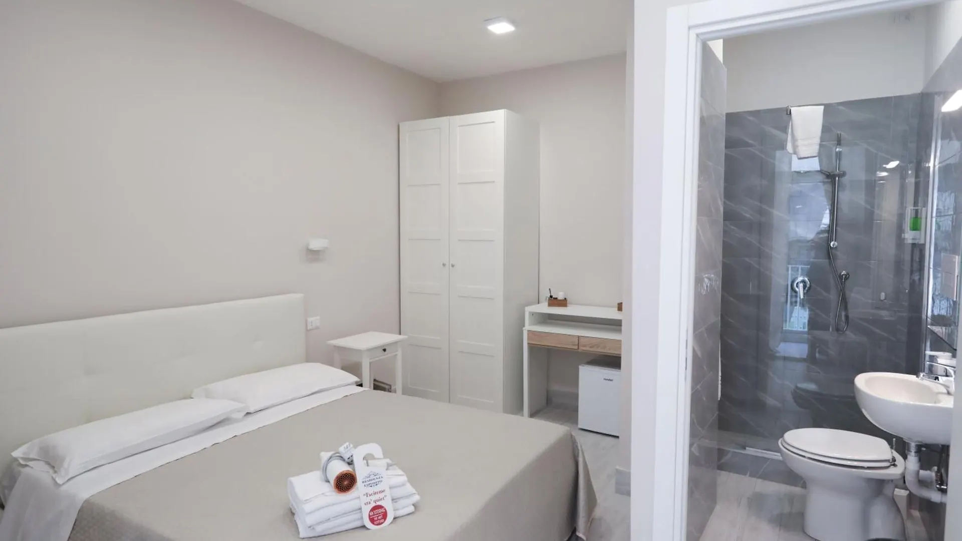 Residenza Esposito Ξενοδοχείο Νάπολη 0*,  Ιταλία