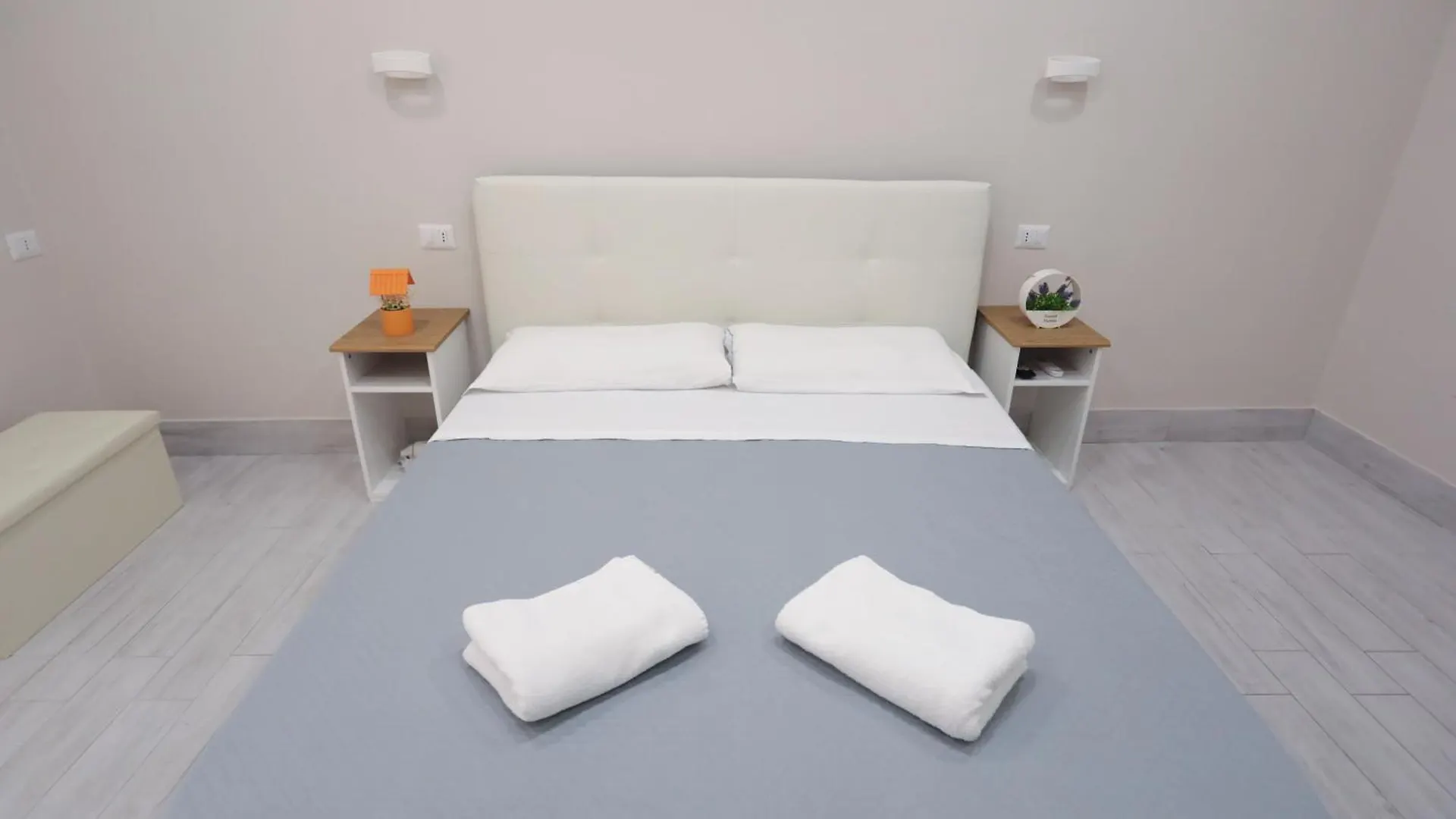 Guest house Residenza Esposito Hotel Naples Italy